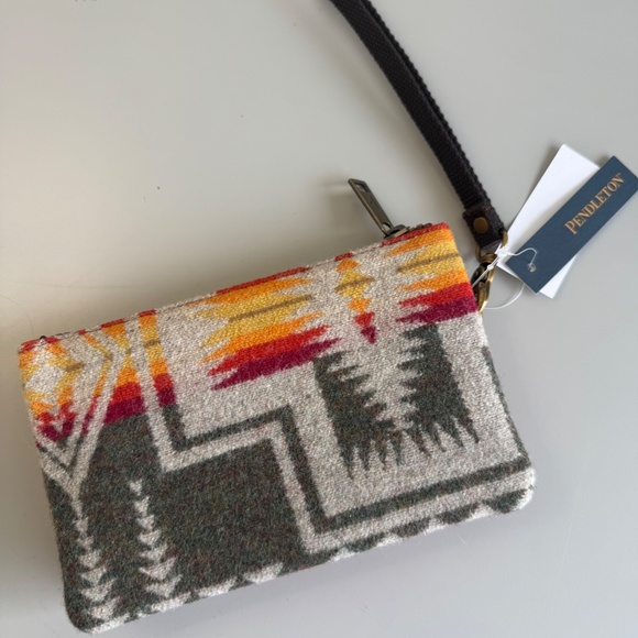 Pendleton Three Pocket Keeper Olive Wallet NWT - Picture 10 of 10